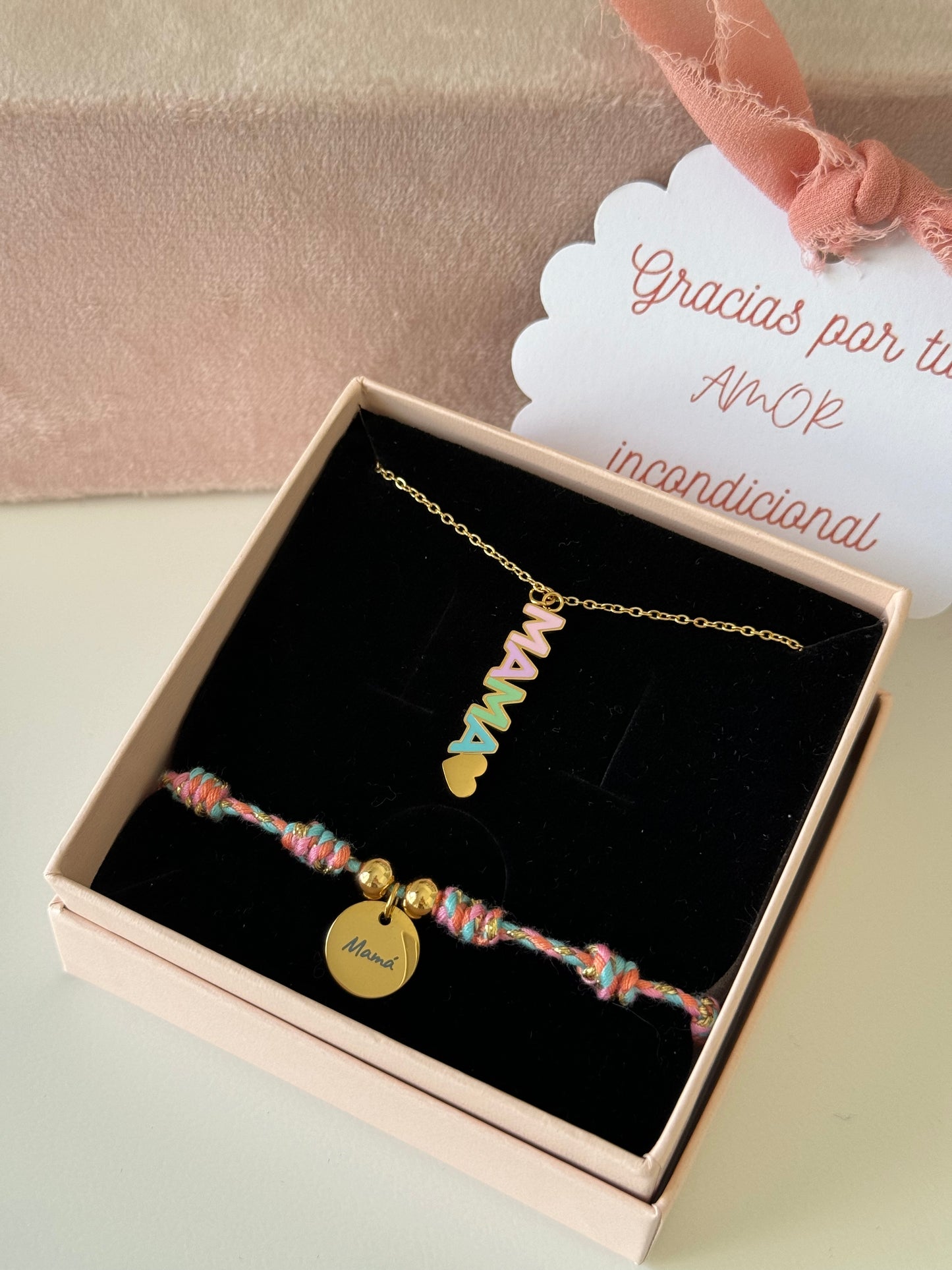 Collar MAMÁ arcoíris