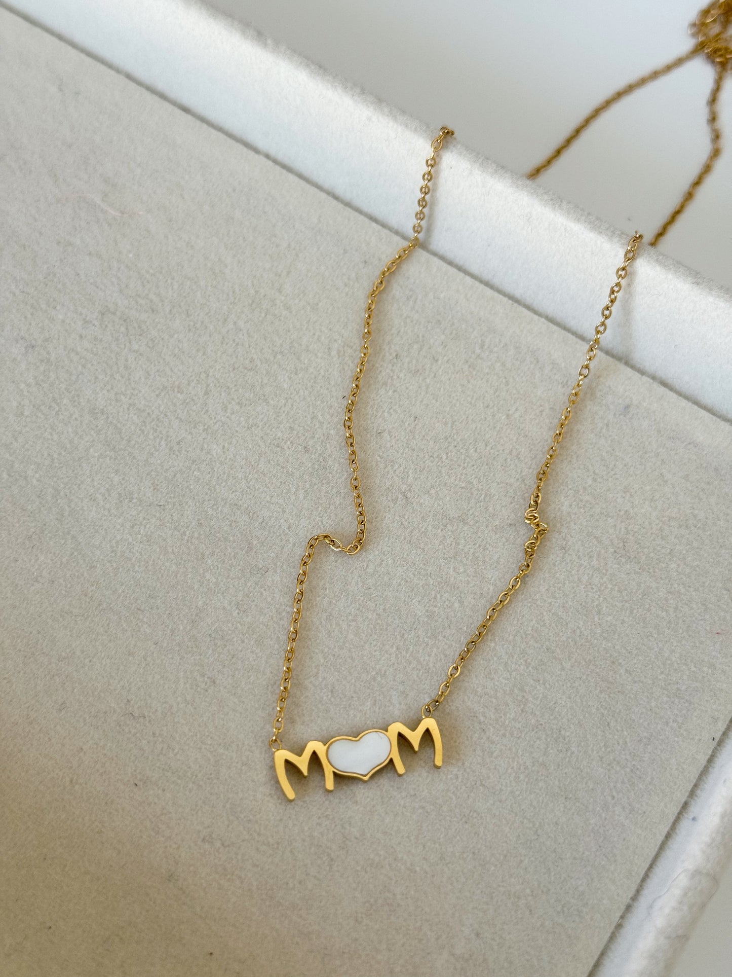 Collar MOM nácar