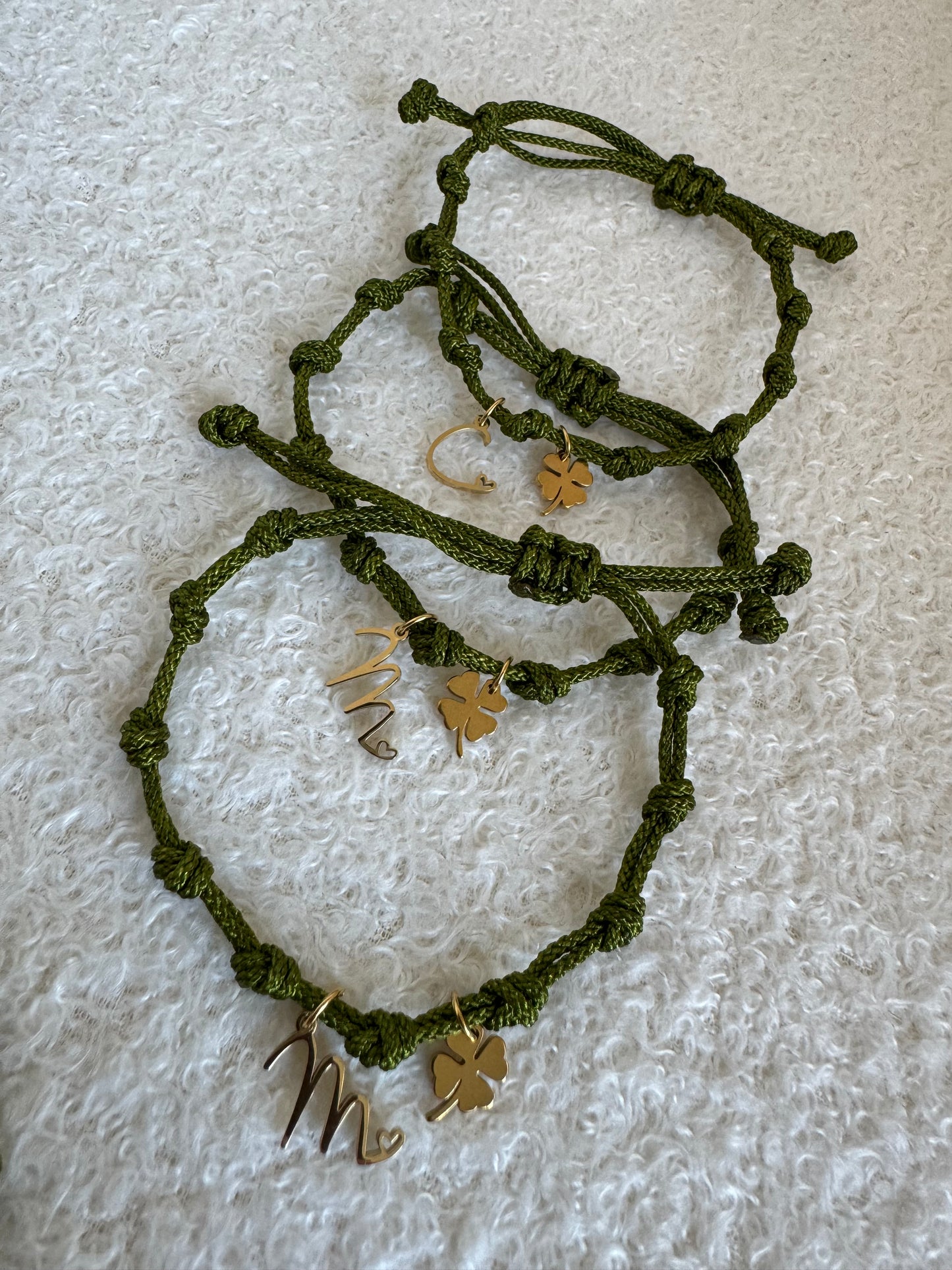 Pulsera nudo 1-2 charms