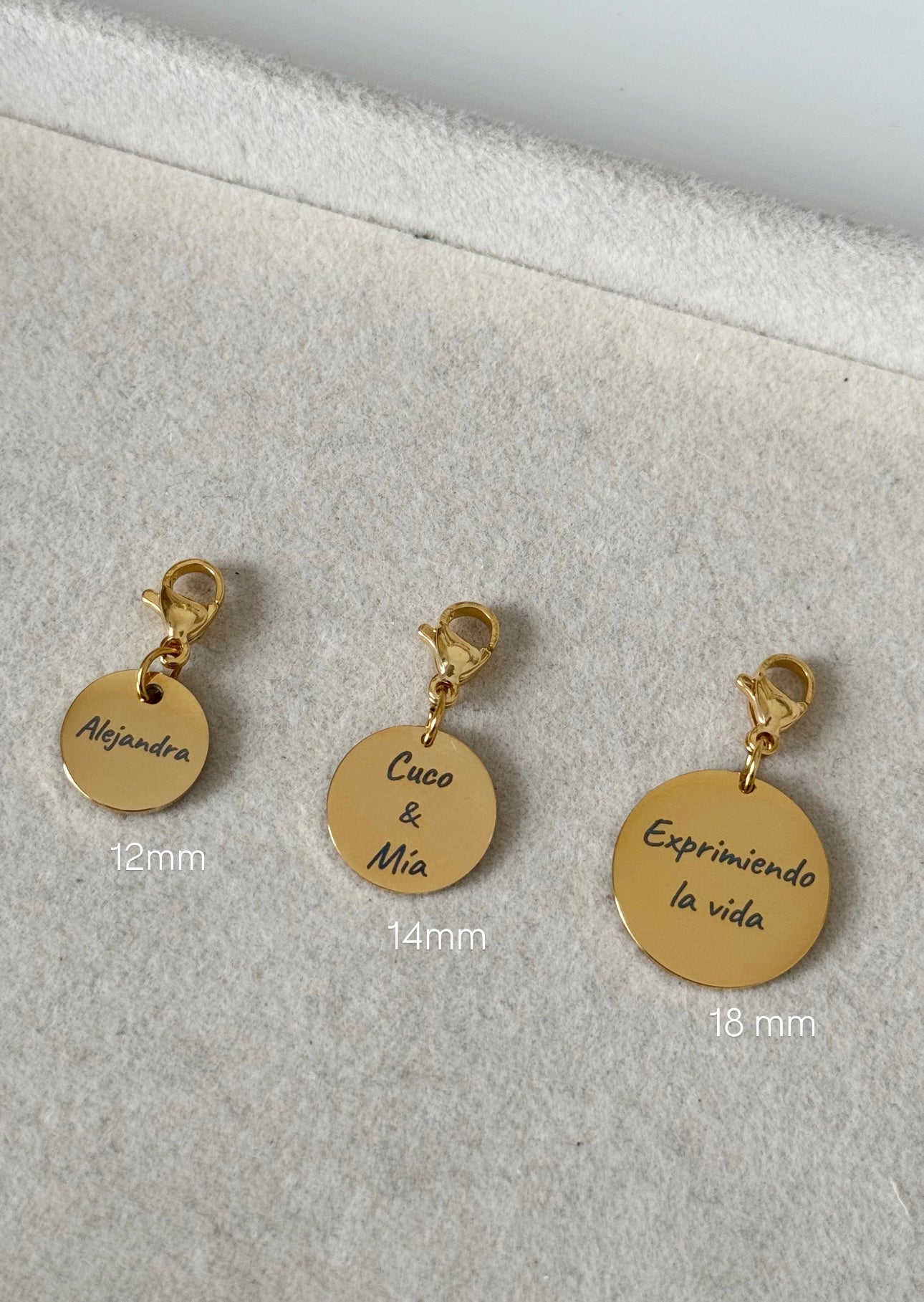 Charms grabado