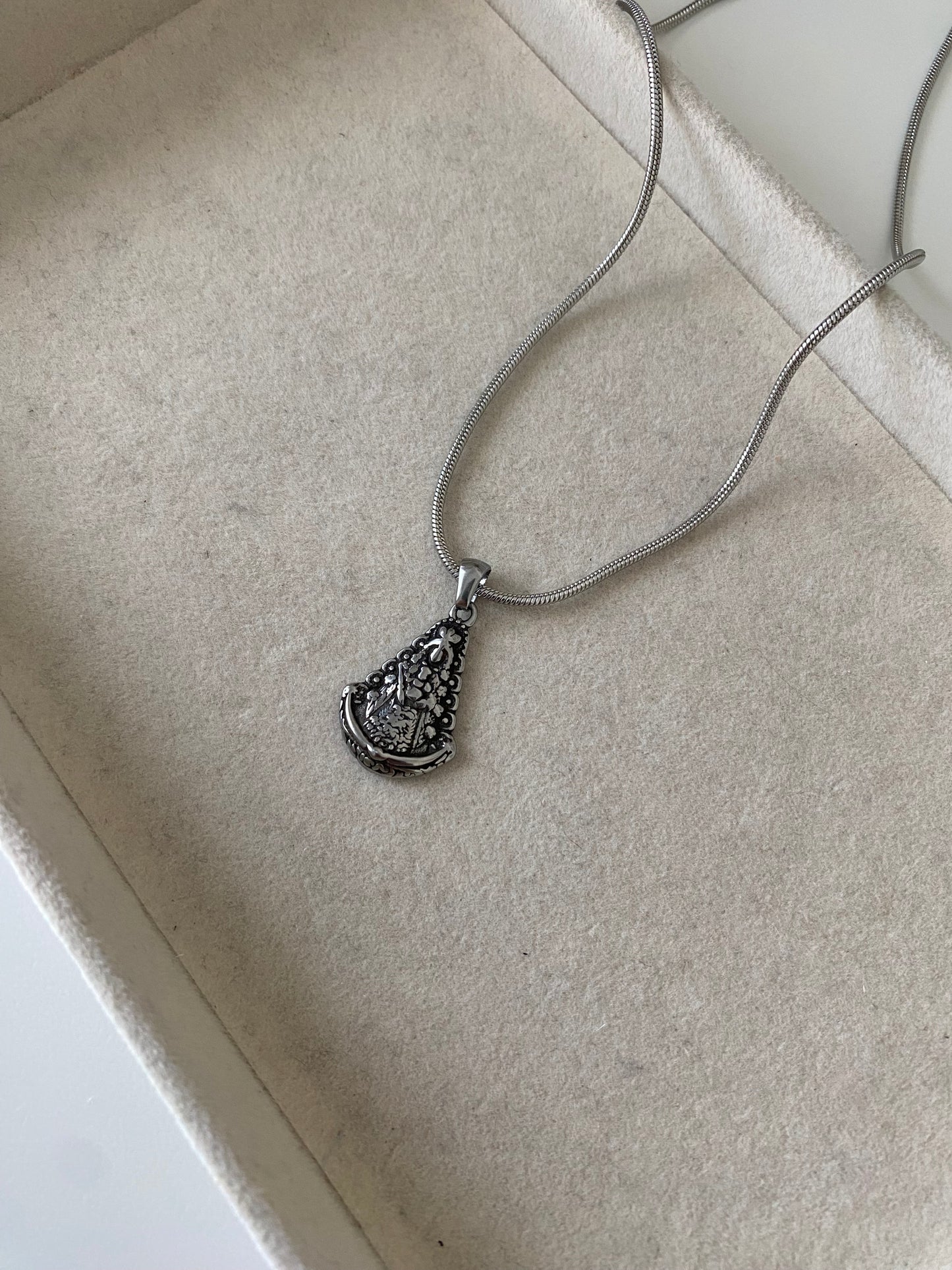 Collar Virgen