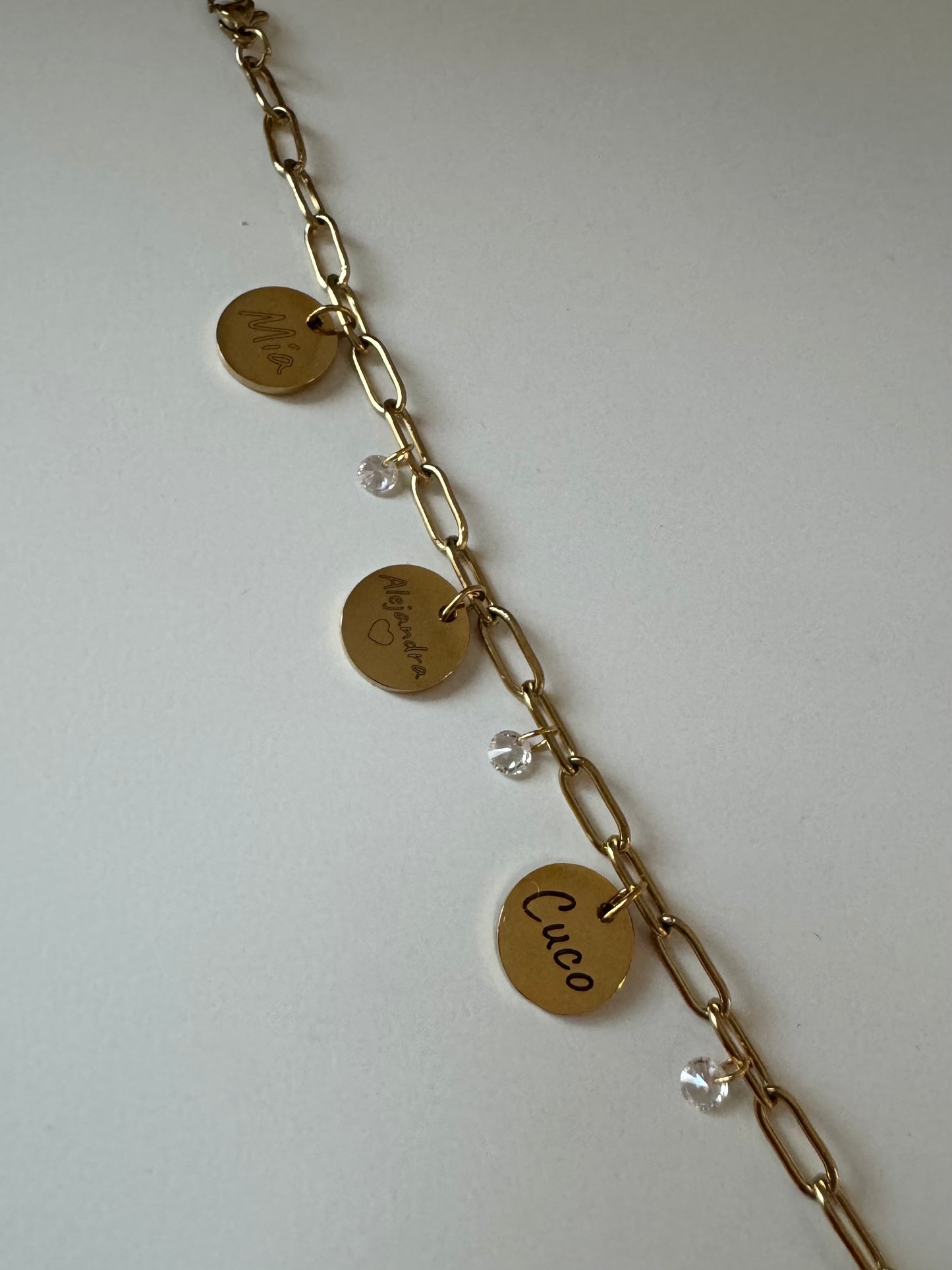 Pulsera tres medallas