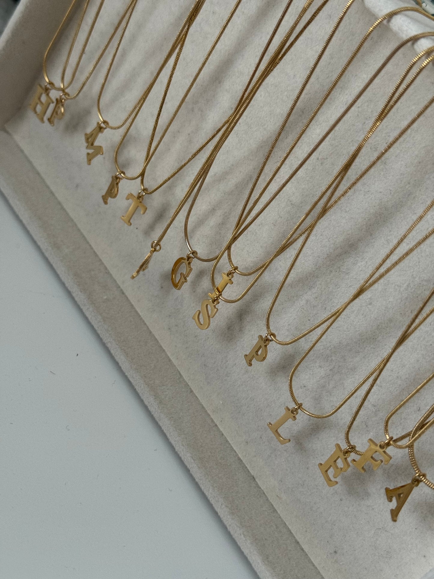 Collar inicial basic