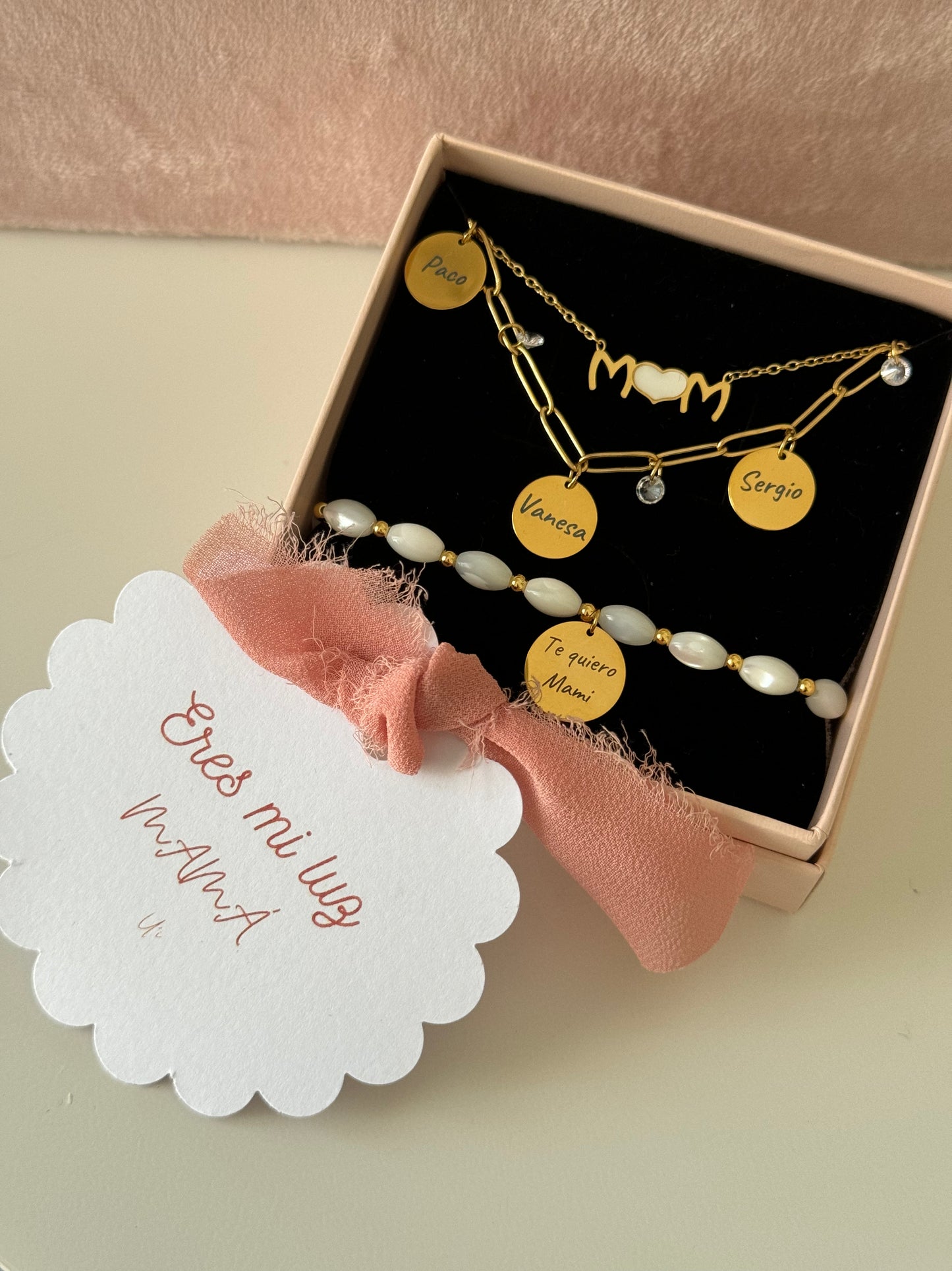 Collar MOM nácar