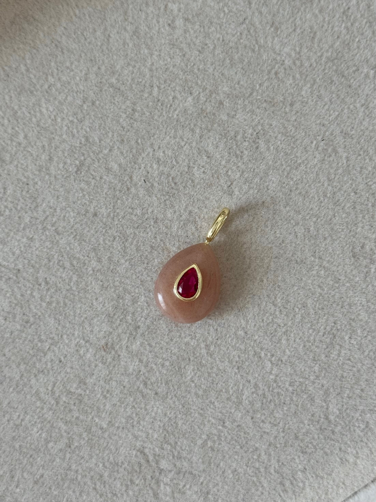 Charm cuarzo rosa
