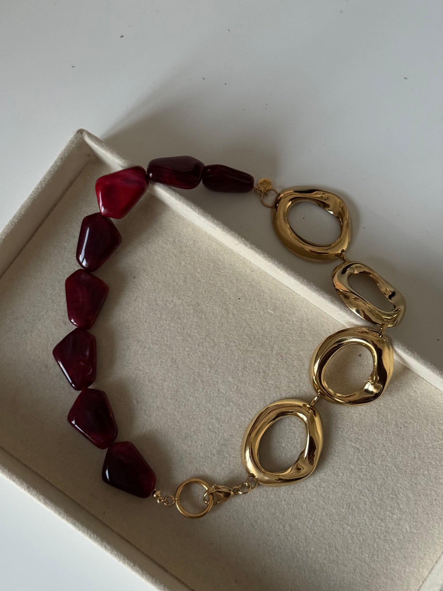 Collar Burdeos