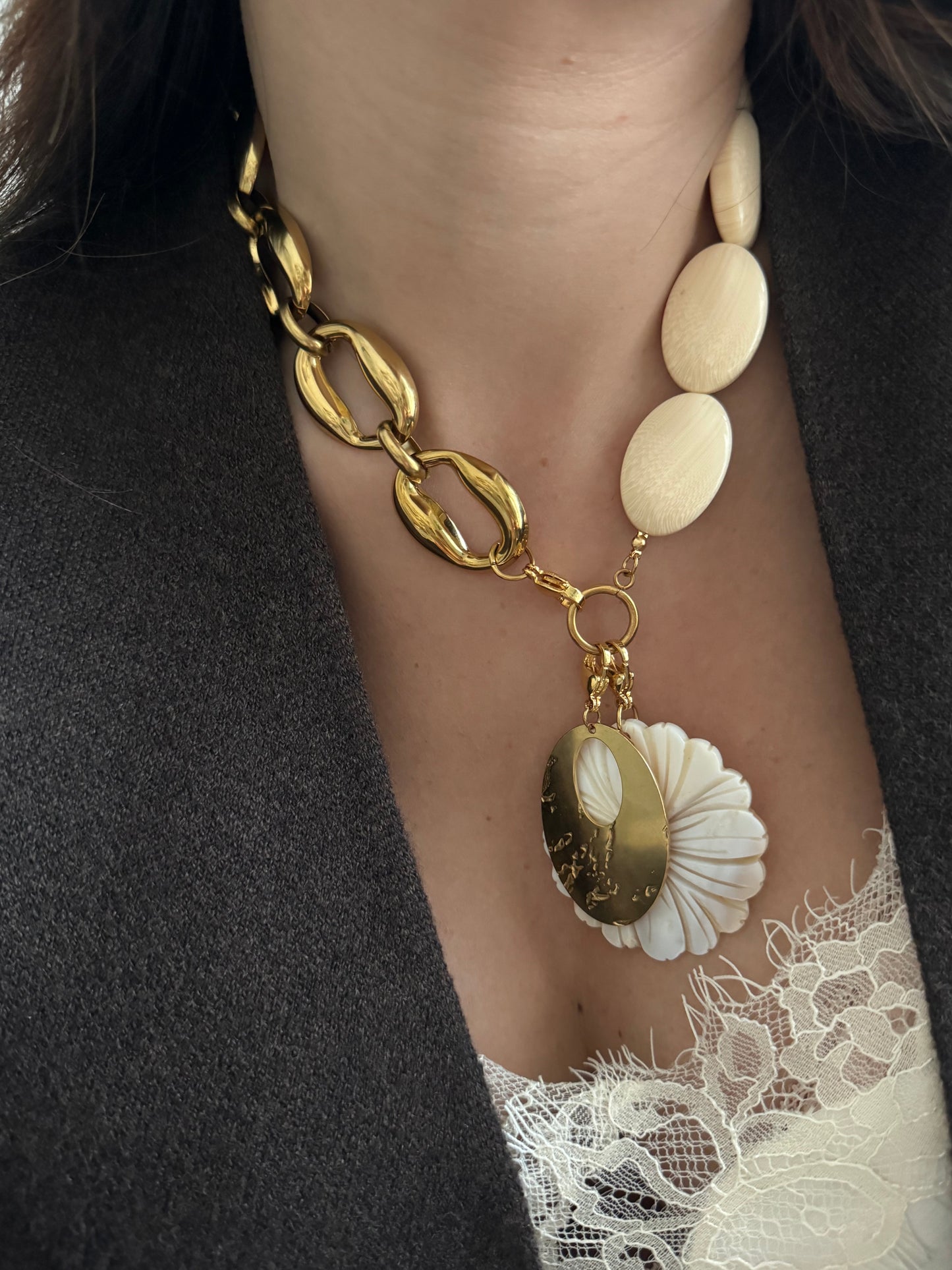 Collar Petra