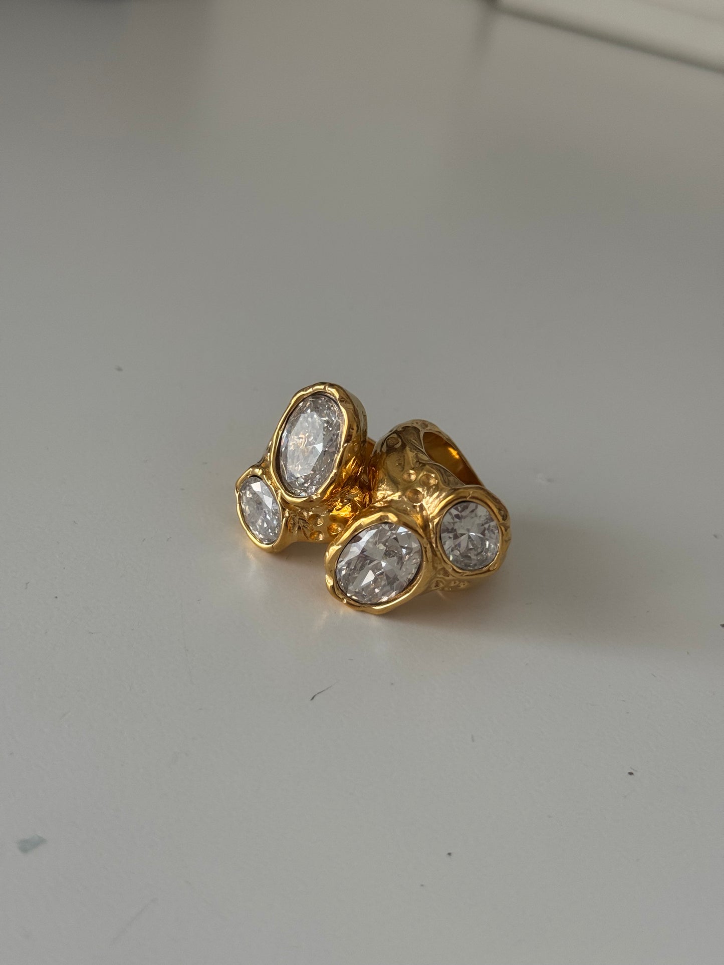 Anillo Martillado Zirconia
