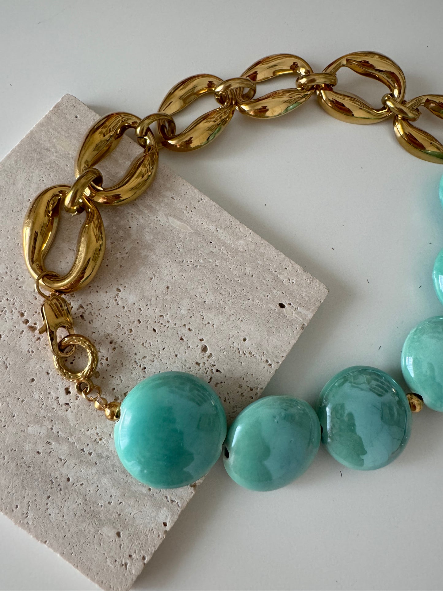 Collar tropical