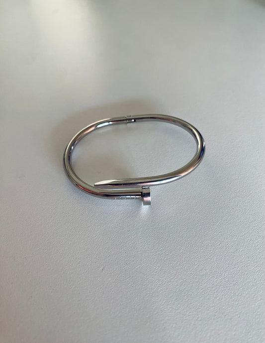 Brazalete Clavo