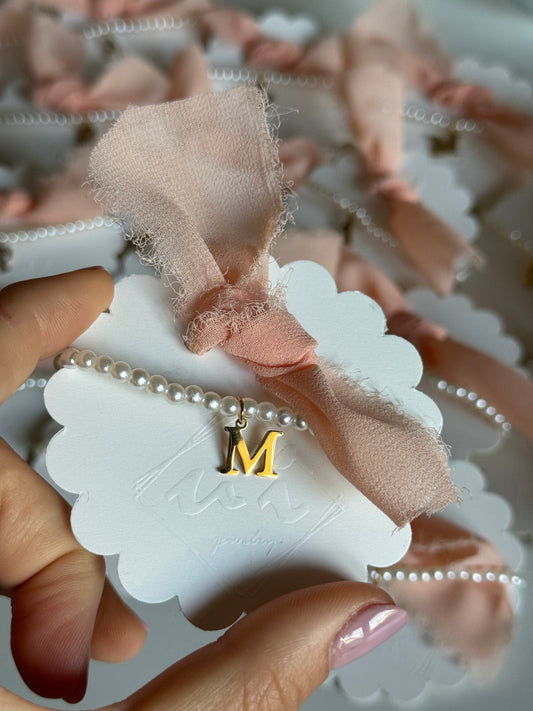 Pulsera clásica inicial tarjeta flor
