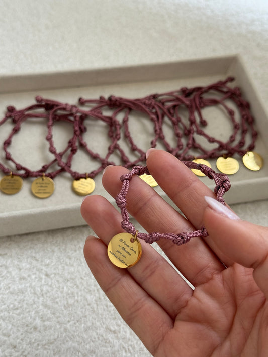 Pulsera nudo chapa grabada