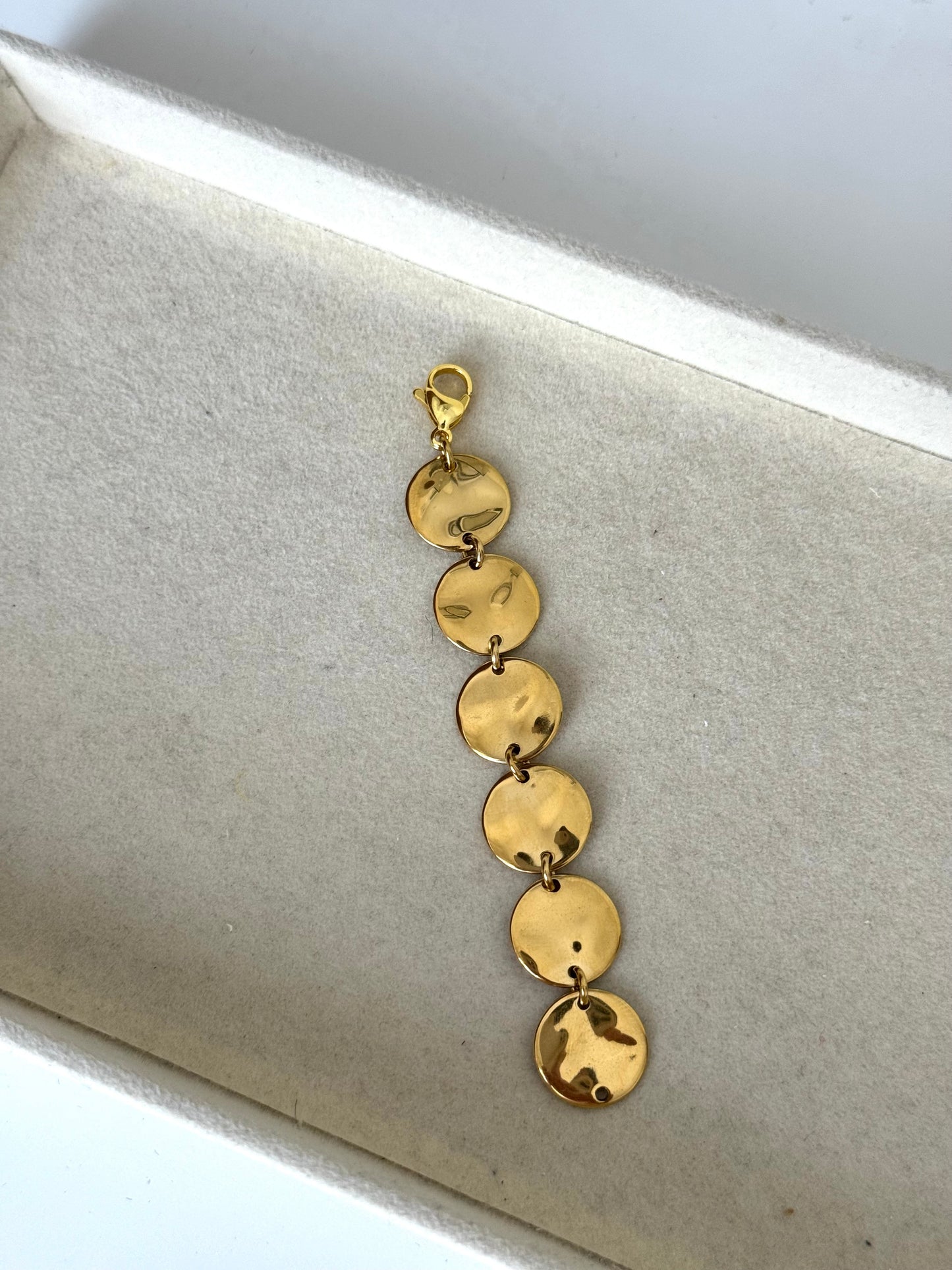 Charms multifuncional