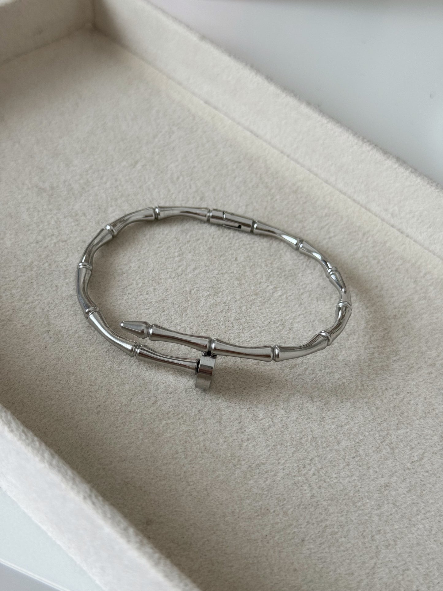 Brazalete clavo bambú