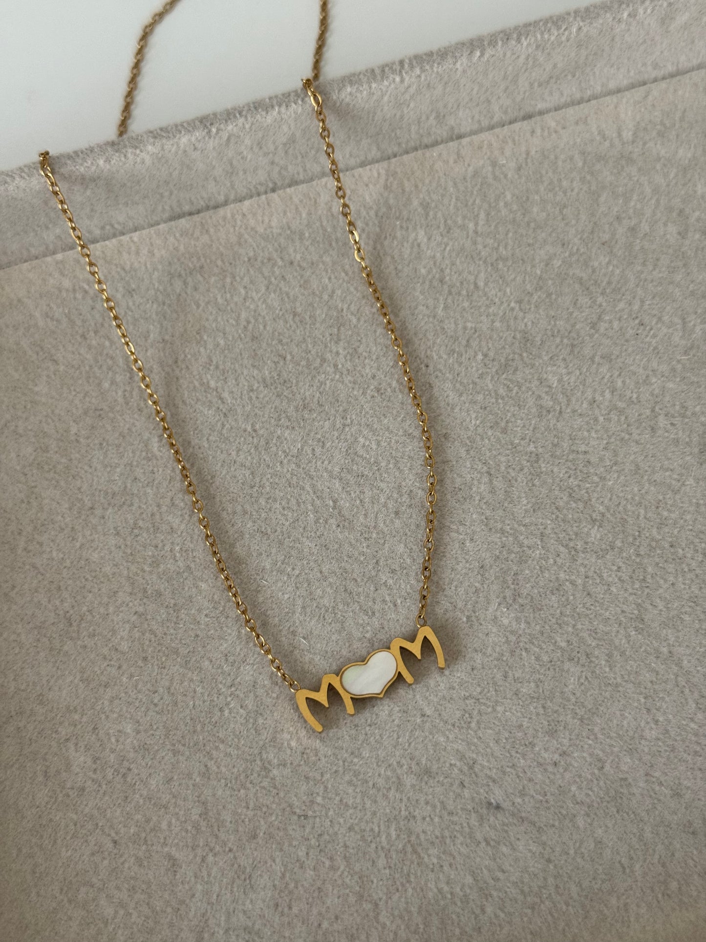 Collar MOM